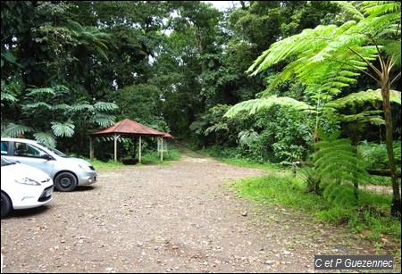 Parking au départ de la randonnée.