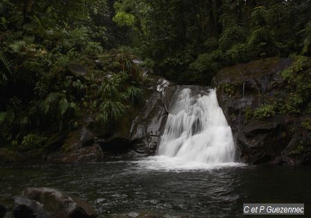 Petite cascade en amont de Bassin Paradise