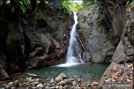 Partie haute de la Cascade 5 de Bois Malaisé 25m et son bassin