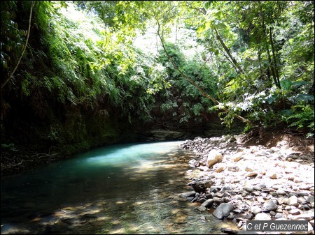 Virage à 90° de la Rivière du Fort