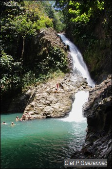 Le Saut de Bras de Fort et  son Bassin bleu