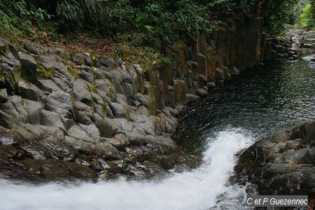 Cascade Paradis avec ses orgues basaltiques