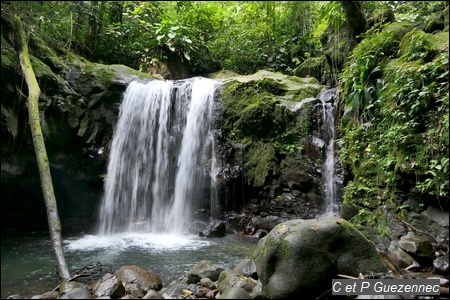 cascade rive droite de la rivière de Beaugendre