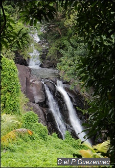 Cascade de 8 m sur la rivière La Coulisse