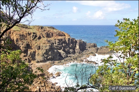 Bas des falaises de la Pointe à Mombin