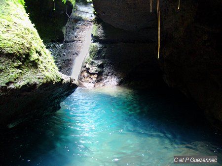 Bassin de la cascade à contourner