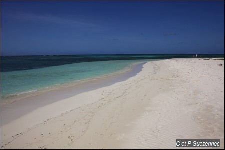 Ilet Caret, son sable blanc, ses eaux turquoises