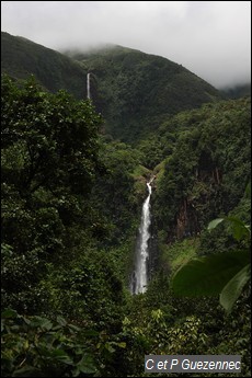 La première et la deuxième Chutes du Carbet en août 2011